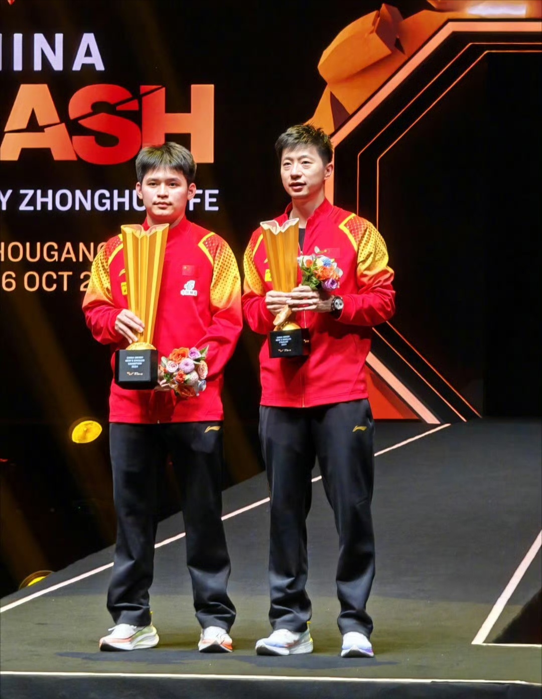 IM体育博彩-争夺荣誉,球员们为决赛做最后准备的英文